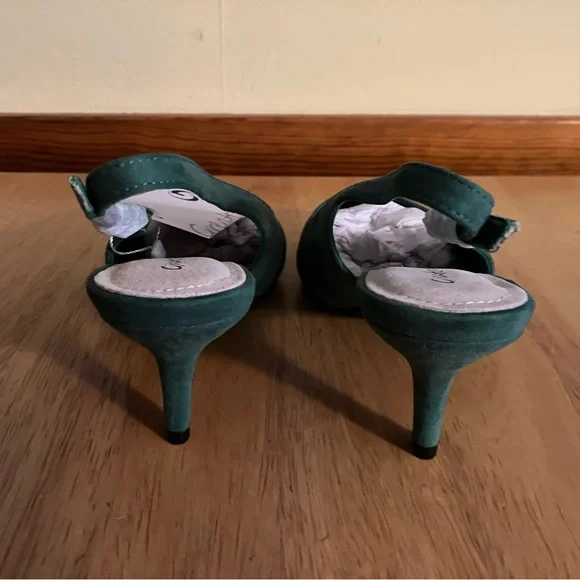 New Women’s heels, pumps, slingback shoes. Greatonu brand. Green faux suede. - Picture 7 of 11